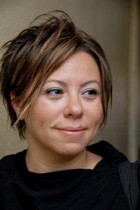 阿斯勒·厄茨盖 Asli Özge照片