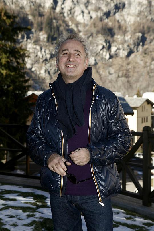 马克·西里加 Marc Syrigas照片