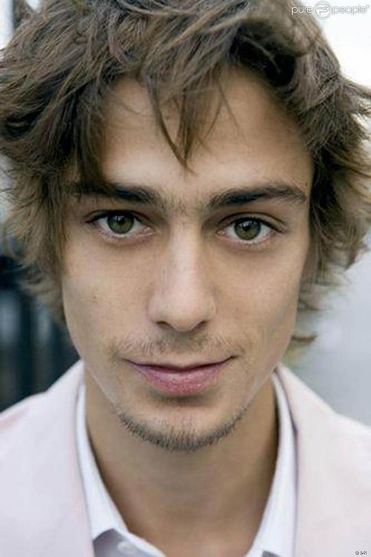 阿德里安·若利韦 Adrien Jolivet照片