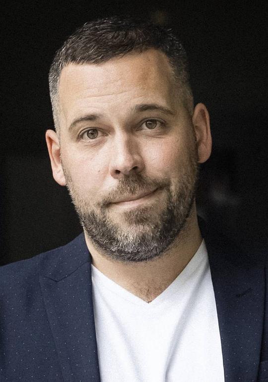 塔梅尔·鲁格利 Tamer Ruggli照片