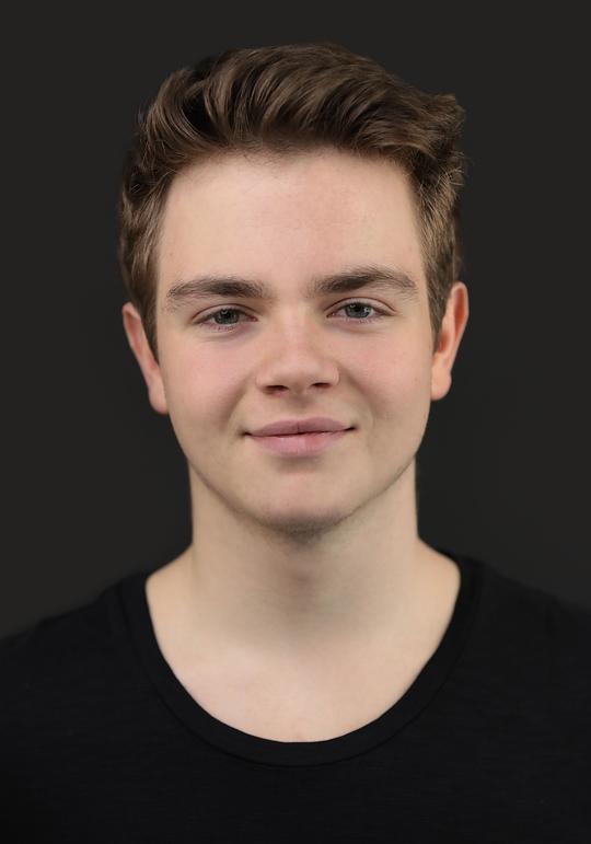 多加·卡拉卡斯 Doga Karakas照片