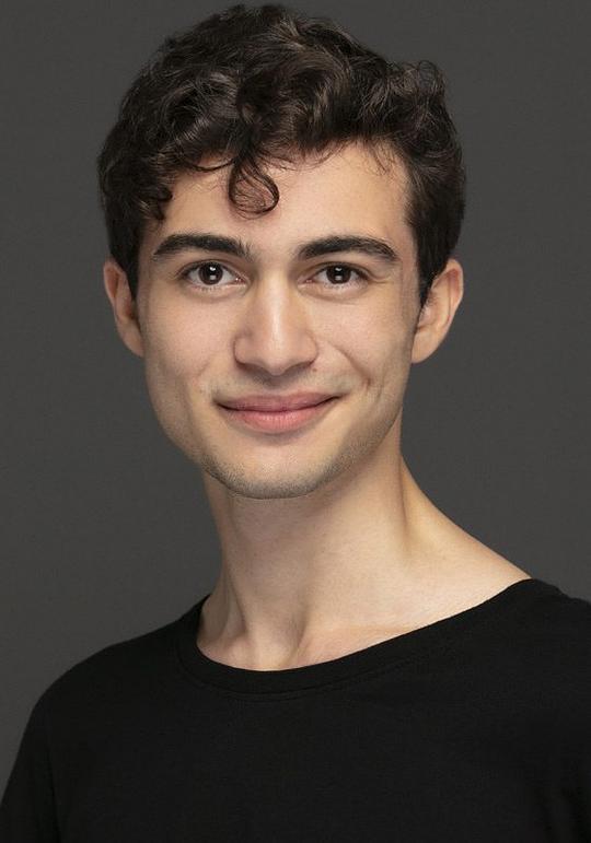 法蒂赫·伯克·沙欣 Fatih Berk Sahin照片