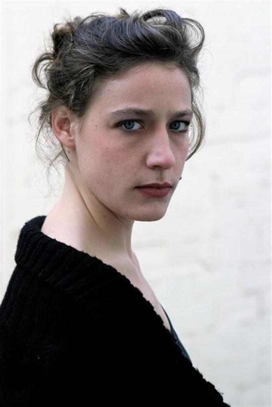 朱莉·穆利耶 Julie Moulier照片