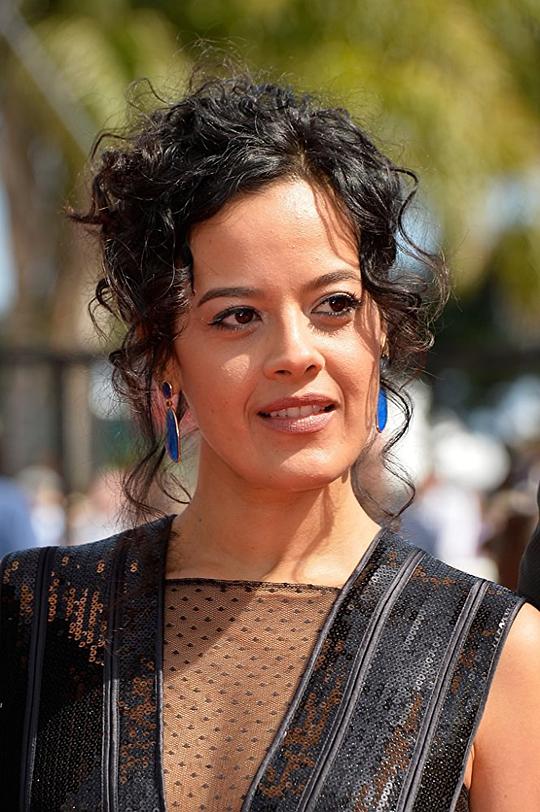 梅芙·金琴丝 Maeve Jinkings照片