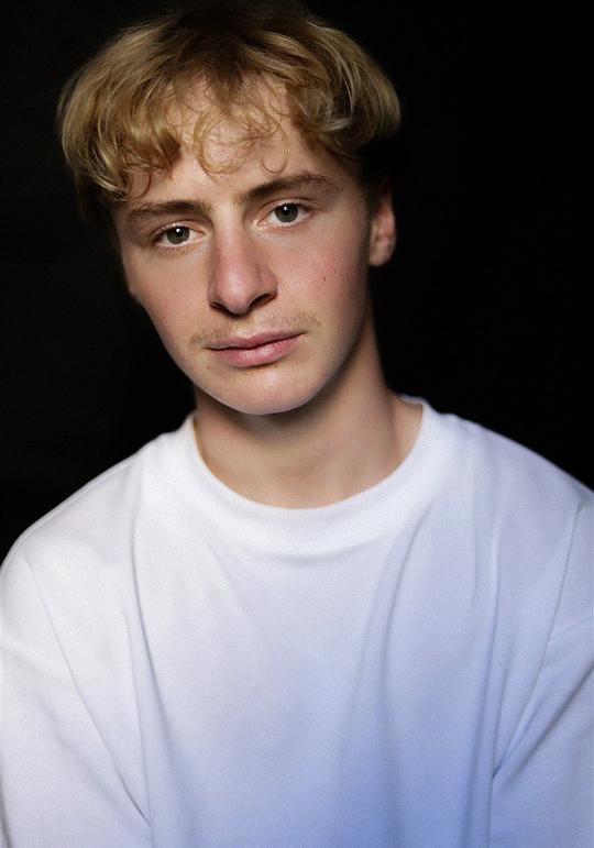 托马斯·乔里亚 Thomas Gioria照片