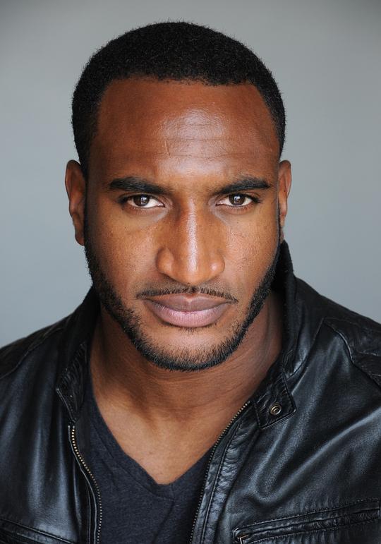 乔纳斯·迪纳尔 Jonas Dinal照片