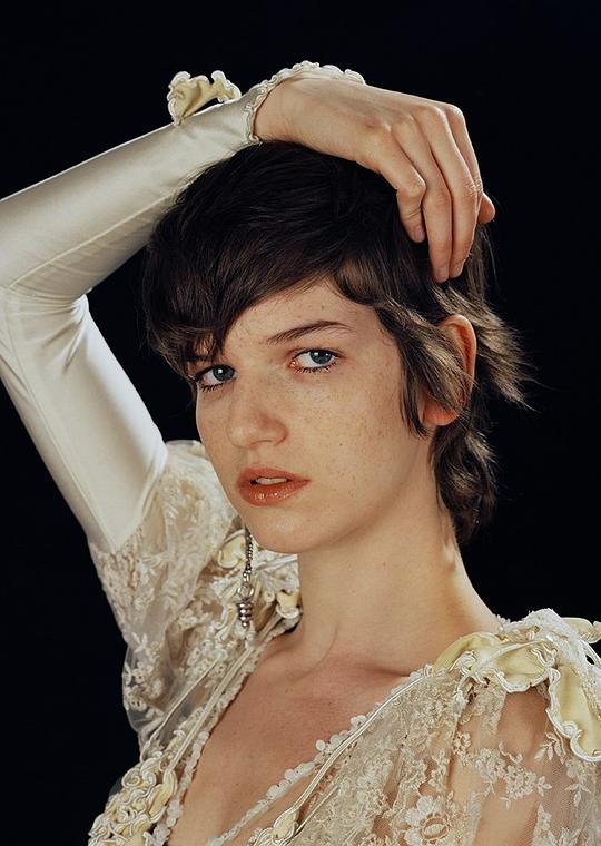 安洁尔·梅茨格 Angèle Metzger照片