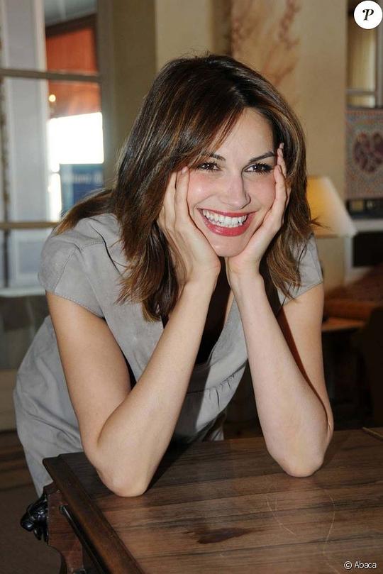 伊莲娜·诺古哈 Helena Noguerra照片