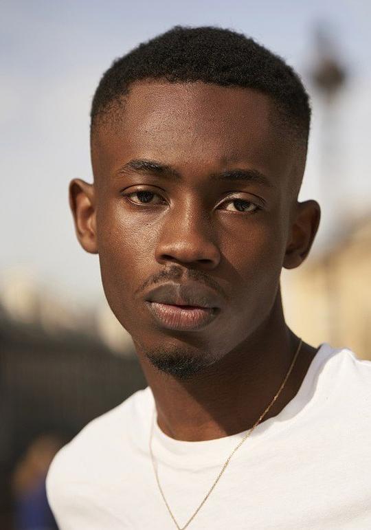 布鲁尼·马卡亚 Bruni Makaya照片