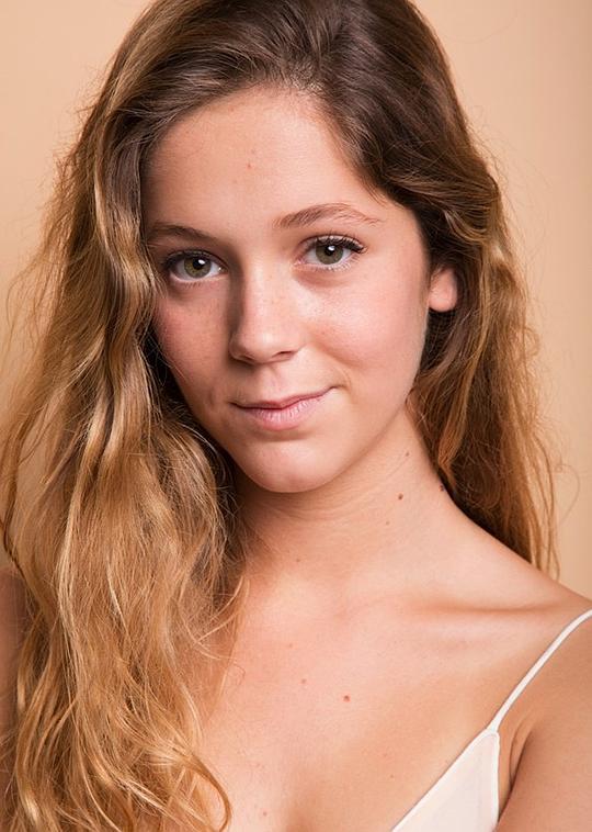 乔治娜·阿莫罗斯 Georgina Amorós照片