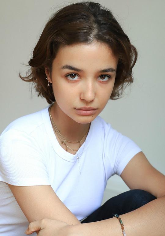 卡门·卡索维茨 Carmen Kassovitz照片