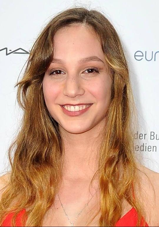 克拉拉·罗奎特 Clara Roquet照片