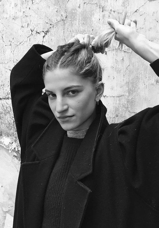 露西·厄皮库雷欧 Lucie Epicureo照片