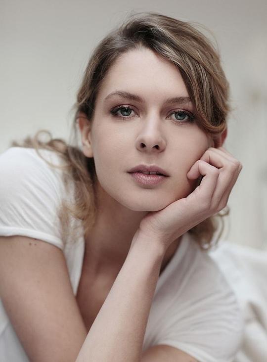 艾琳娜·蕾多娜希奇 Elena Radonicich照片