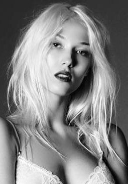 亚历山德丽娜·图尔坎 Alexandrina Turcan照片