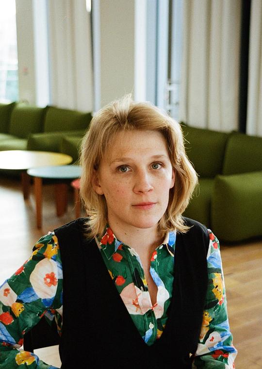 克莱曼斯·马德琳-佩德里亚特 Clémence Madeleine-Perdrillat照片