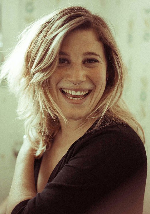 安吉拉·瑟旺提斯 Ángela Cervantes照片