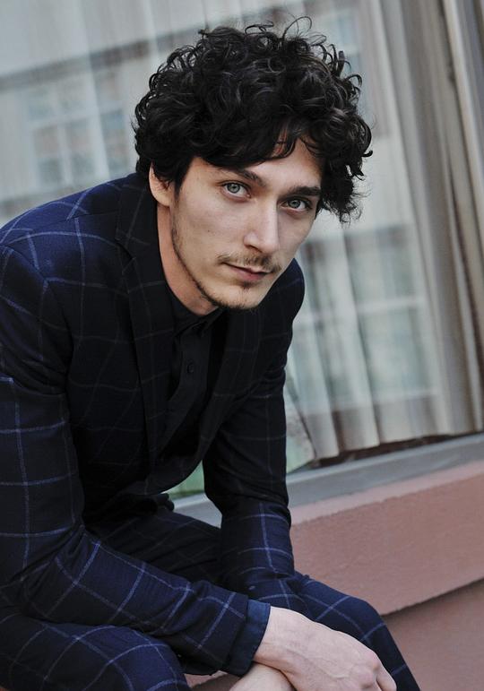 诺亚·萨维德拉 Noah Saavedra照片