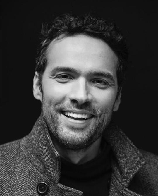 法瑞德·班图米 Farid Bentoumi照片