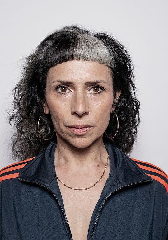 卡罗琳·盖伊 Caroline Gay照片