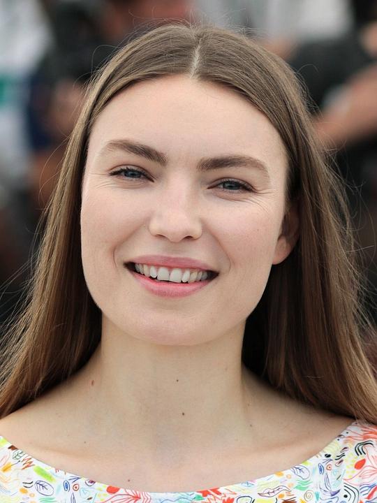 克里斯蒂娜·基里亚克 Cristina Chiriac照片