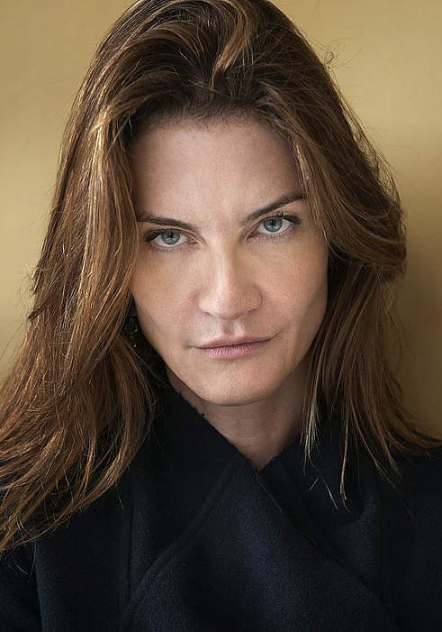 安妮·杜托瓦 Anne Dutoit照片