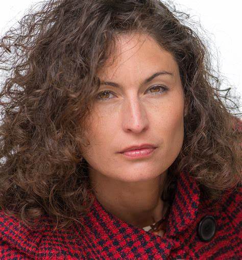 亚历山德拉·罗伯特 Alexandra Robert照片