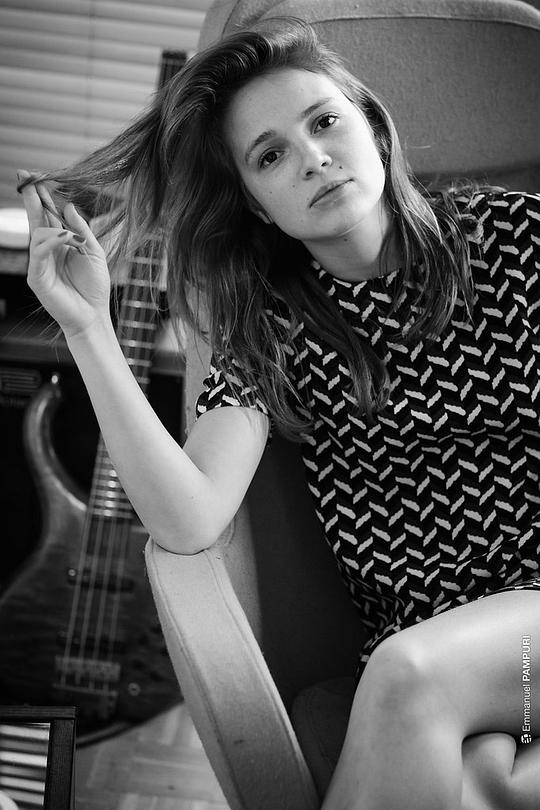 朱丽叶·莱蒙尼尔 Juliet Lemonnier照片