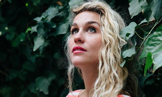 康斯坦蒂娜·科扎马尼 Konstantina Kotzamani照片