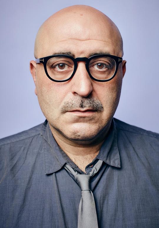 奥兹古尔·卡拉迪尼兹 Özgür Karadeniz照片