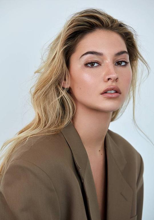 玛德琳·克莱因 Madelyn Cline照片