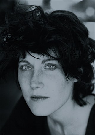 塞利娜·芒维尔 Céline Menville照片