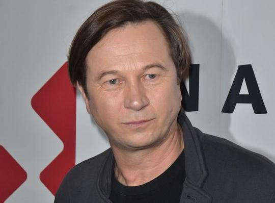 皮奥特·赛尔沃斯 Piotr Cyrwus照片