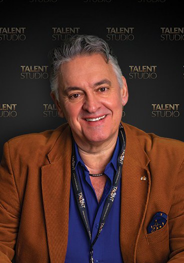 安德拉什·法拉戈 András Faragó照片