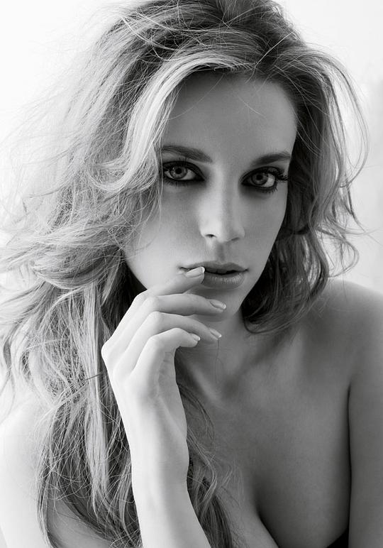 卡罗琳娜·邦 Carolina Bang照片