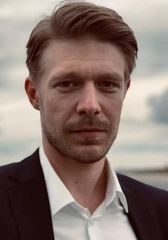 尼基塔·叶甫列莫夫 Nikita Efremov照片