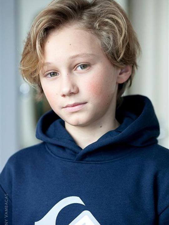 艾略特·布森 Elliot Bousson照片