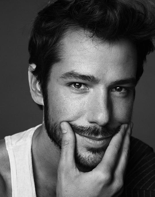 亚历杭德罗·阿尔巴罗辛 Alejandro Albarracín照片