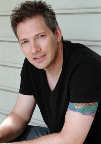 达伦·布罗斯 Darren E. Burrows照片