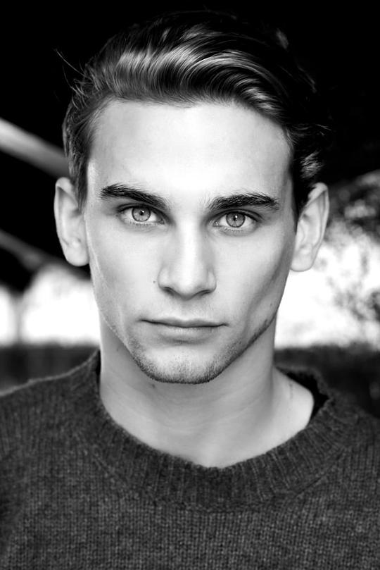 弗莱迪·索普 Freddie Thorp照片