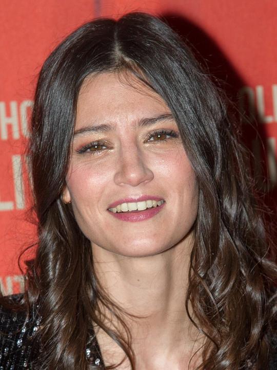 露西·布耶纳 Lucie Boujenah照片