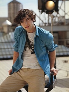 伊森·派克 Ethan Peck照片