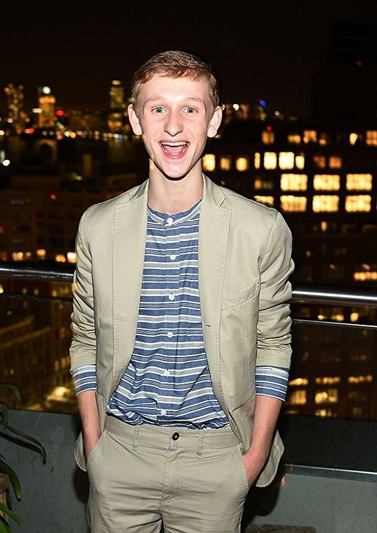 罗素·普斯勒 Russell Posner照片