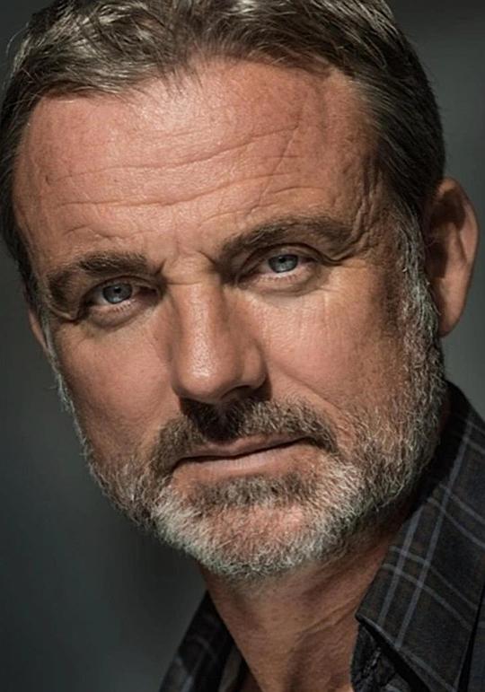 埃里克·萨文 Eric Savin照片