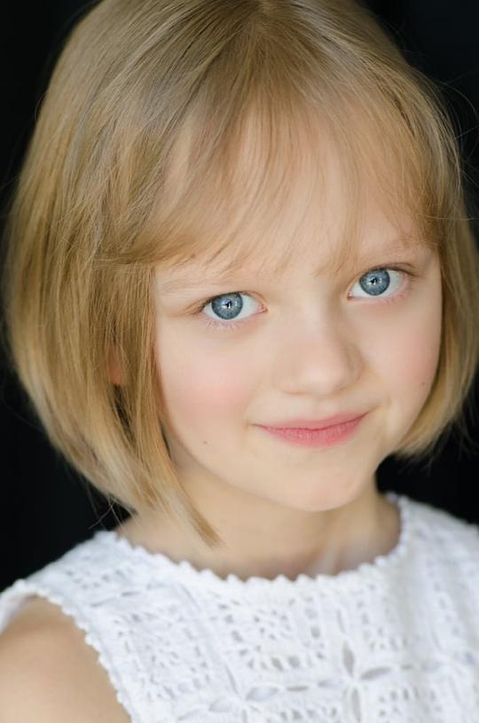 艾薇·乔治 Ivy George照片