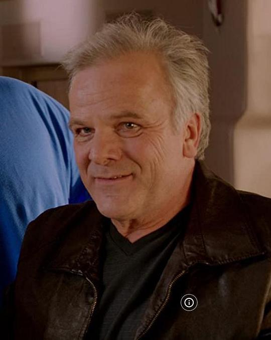 伯恩哈德·舒茨 Bernhard Schütz照片