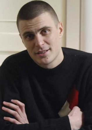 乌克·科斯蒂奇 Vuk Kostić照片