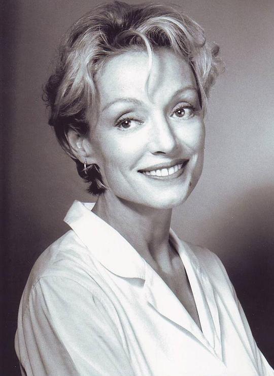 卡罗利娜·西奥尔 Caroline Sihol照片