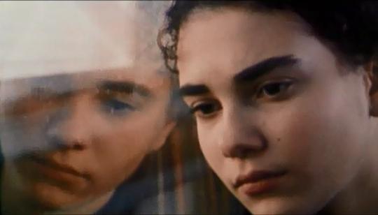 艾丽斯·乌里 Alice Houri照片