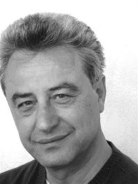 安东尼奥·彼得塞利 Antonio Petrocelli照片